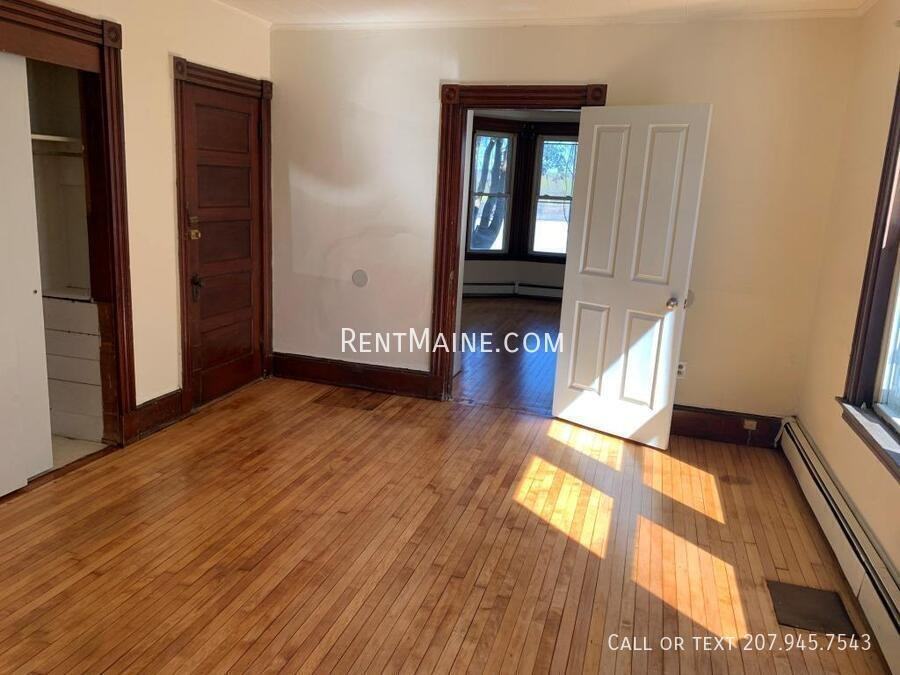 701 Main St #4 - Photo 3 of 11