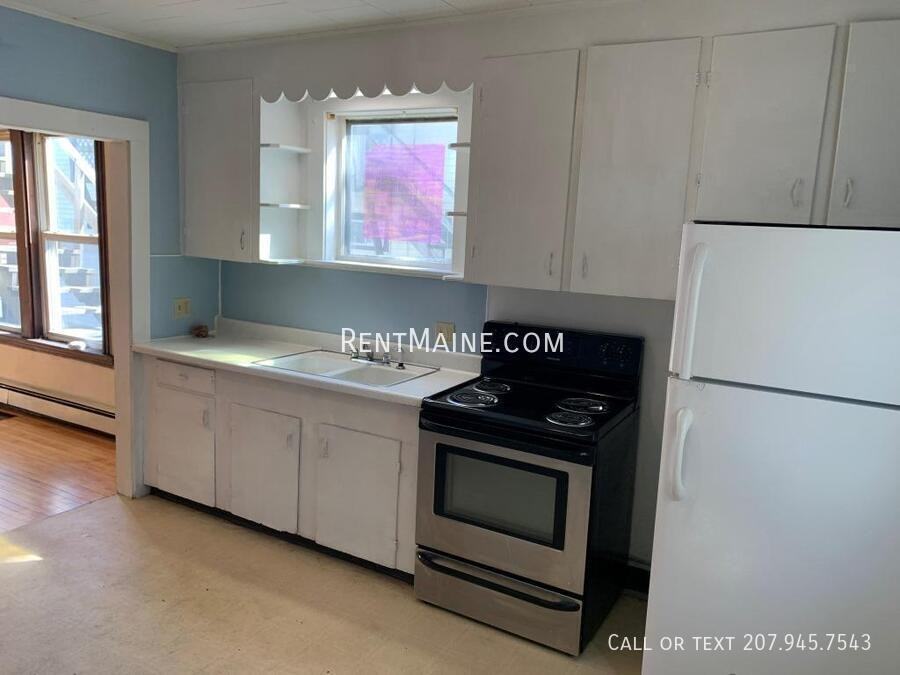 701 Main St #4 - Photo 5 of 11