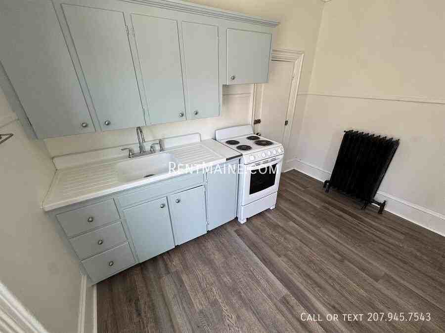 147 Essex St #2 - Photo 3 of 10