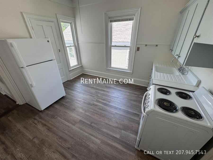 147 Essex St #2 - Photo 4 of 10