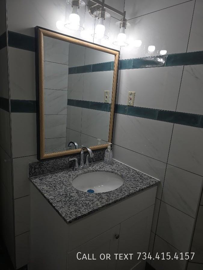 502 Benjamin St - Photo 7 of 47