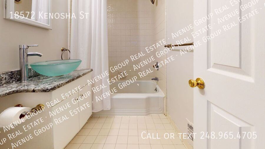 18572 Kenosha St - Photo 5 of 12