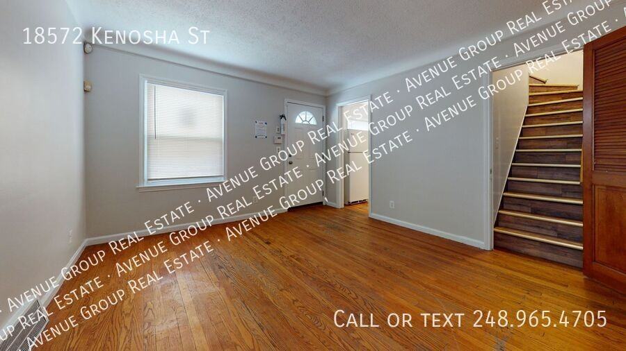 18572 Kenosha St - Photo 6 of 12