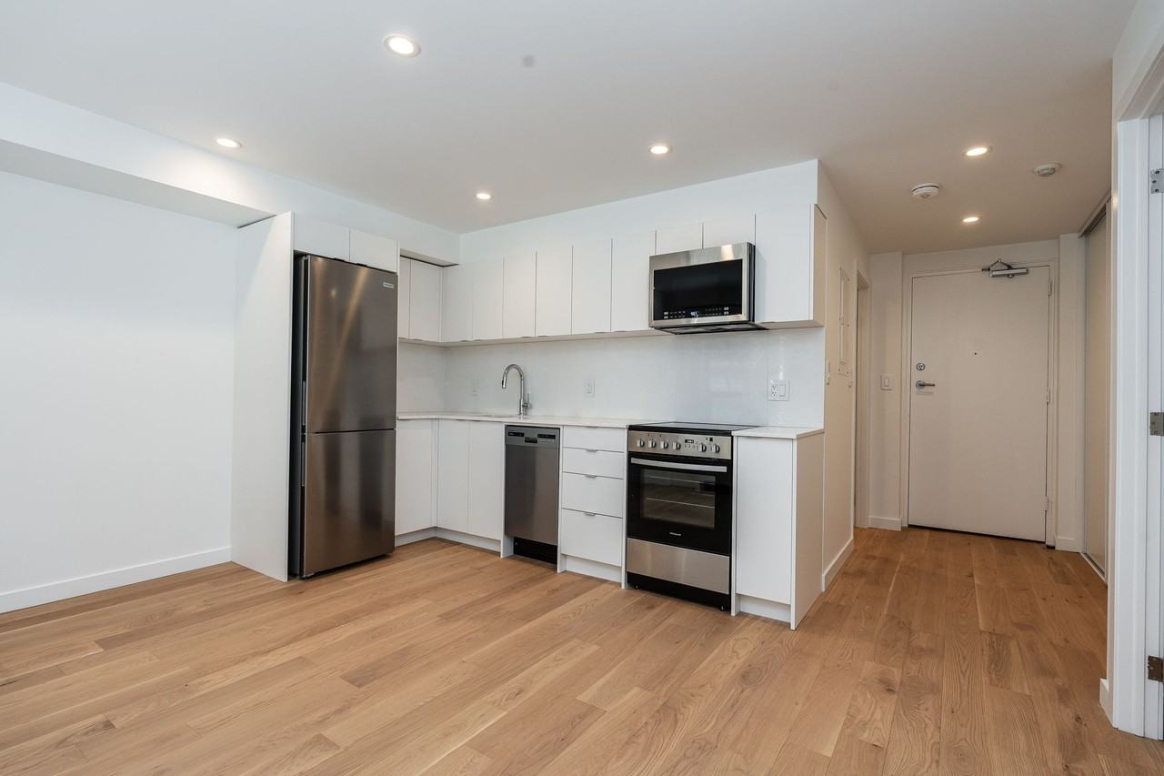 99 Tyndall Avenue - Photo 3 of 50