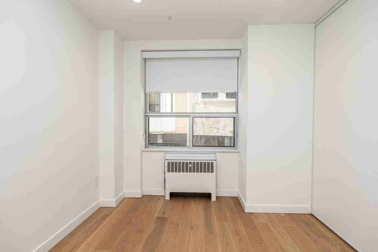 99 Tyndall Avenue - Photo 7 of 50