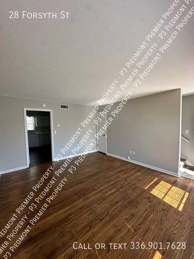 28 Forsyth St - Photo 2 of 8