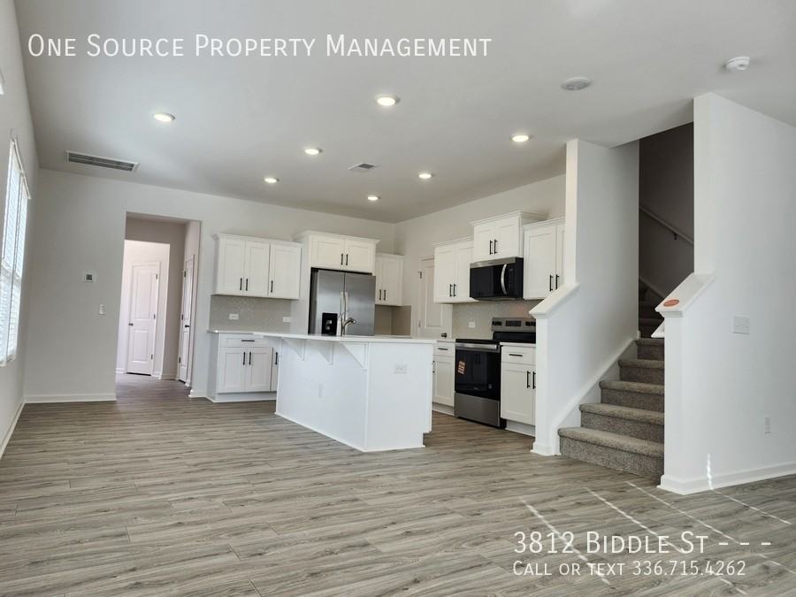 3812 Biddle St - - Photo 3 of 15