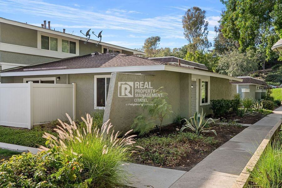 23072 Via Pimiento - Photo 2 of 27