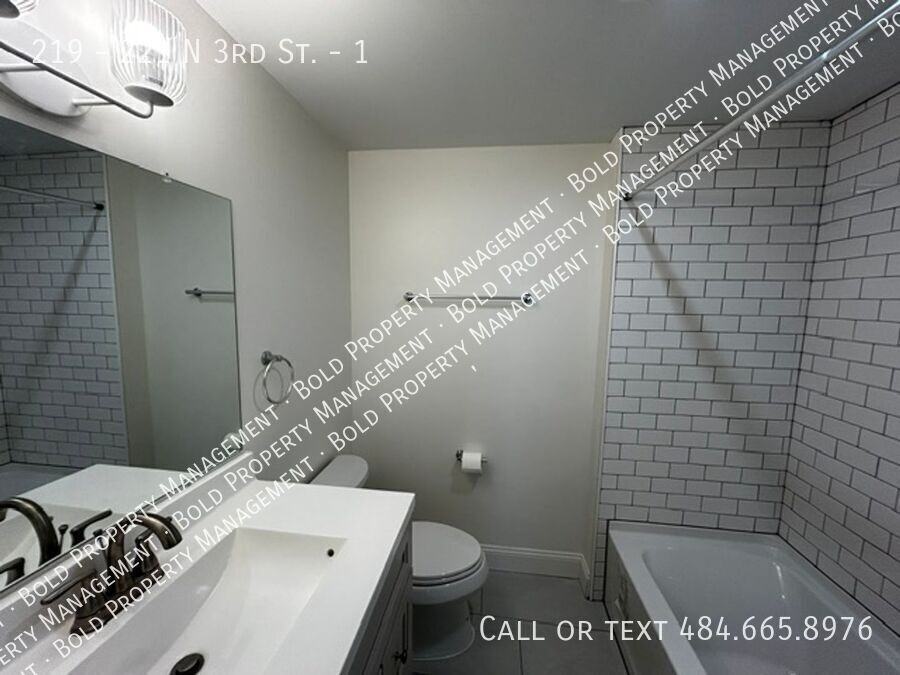219 #221N3rdST1 - Photo 2 of 8