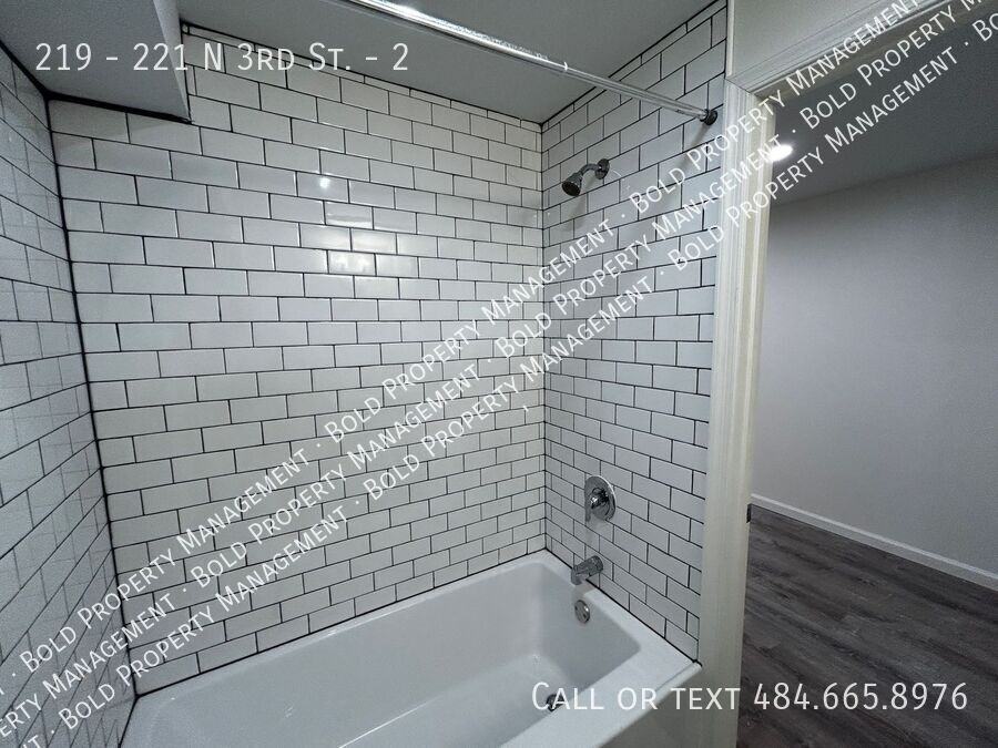219 #221N3rdST2 - Photo 4 of 6