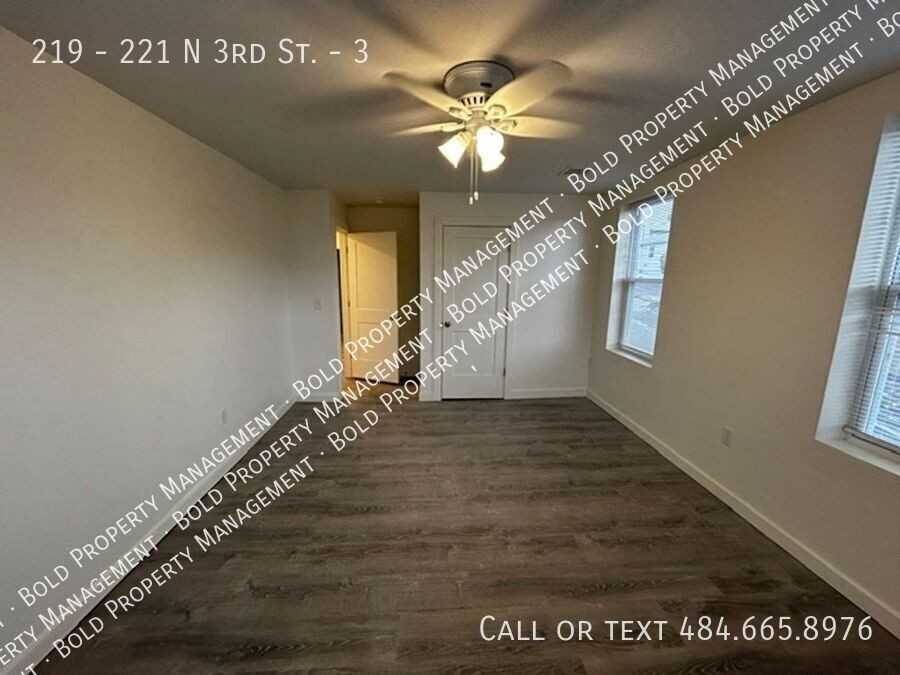 219 #221N3rdST3 - Photo 3 of 10