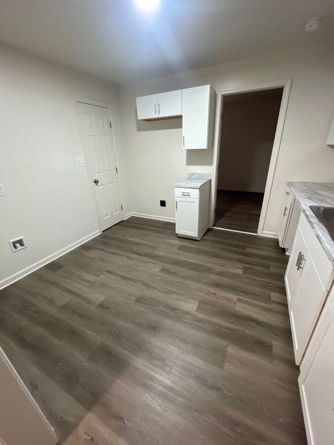 749 Columbia St - Photo 6 of 9