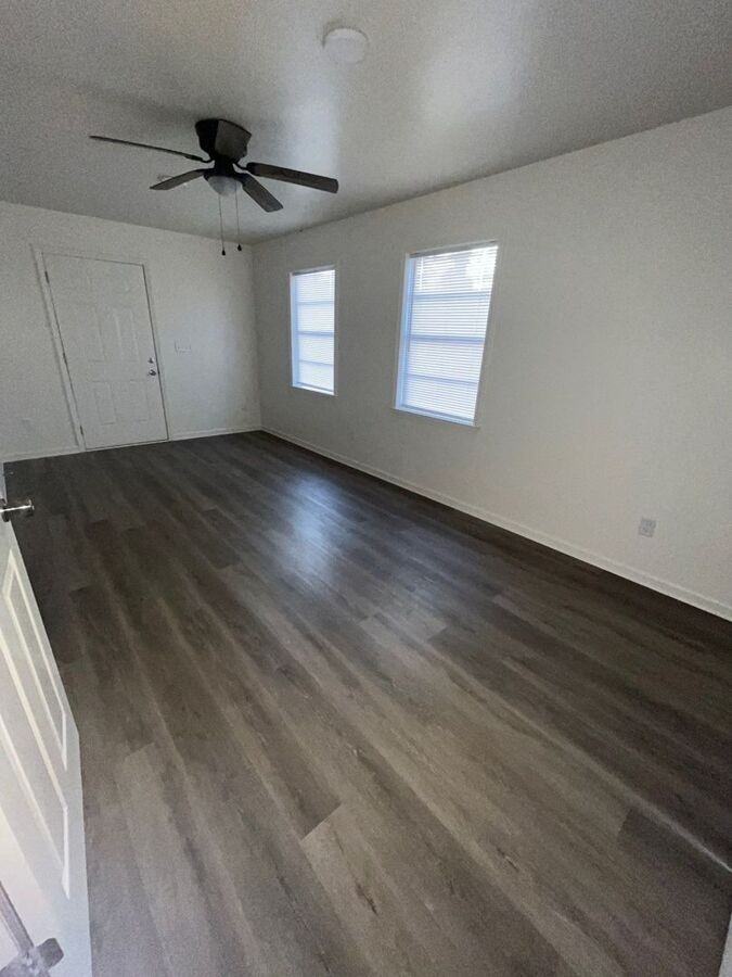 749 Columbia St - Photo 7 of 9