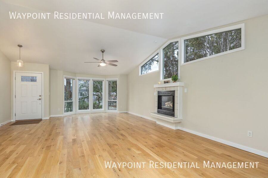 4943 W Catalpa Dr - Photo 5 of 31