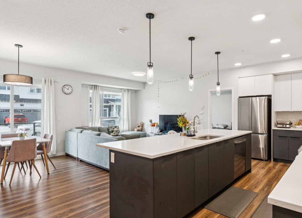 33 Carringham Gate NW (Carrington Square), Calgary - Photo 2 of 18