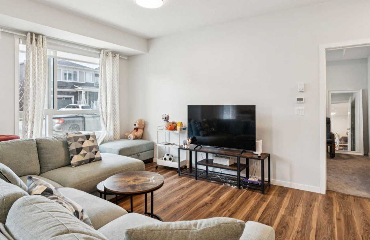 33 Carringham Gate NW (Carrington Square), Calgary - Photo 5 of 18