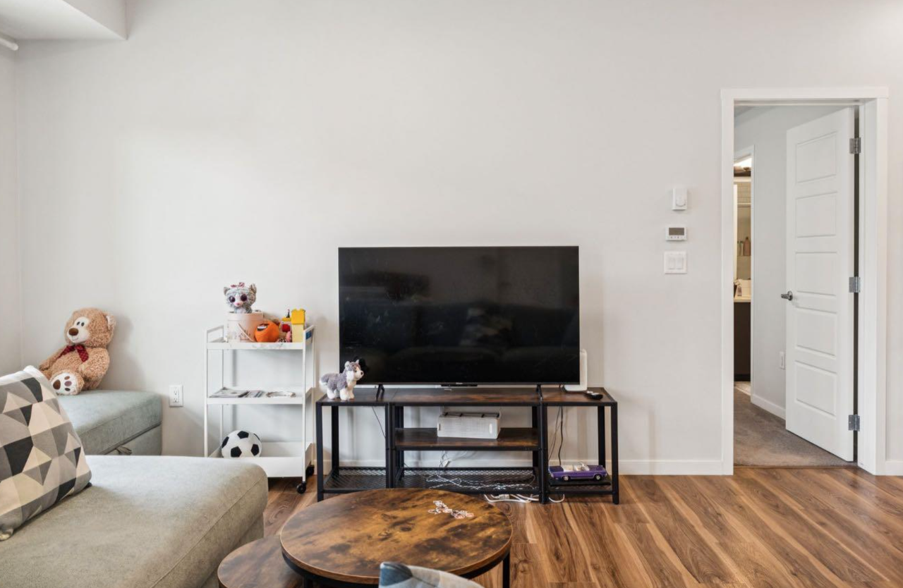 33 Carringham Gate NW (Carrington Square), Calgary - Photo 6 of 18