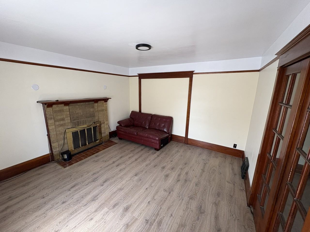 219 Colborne St - Photo 2 of 21