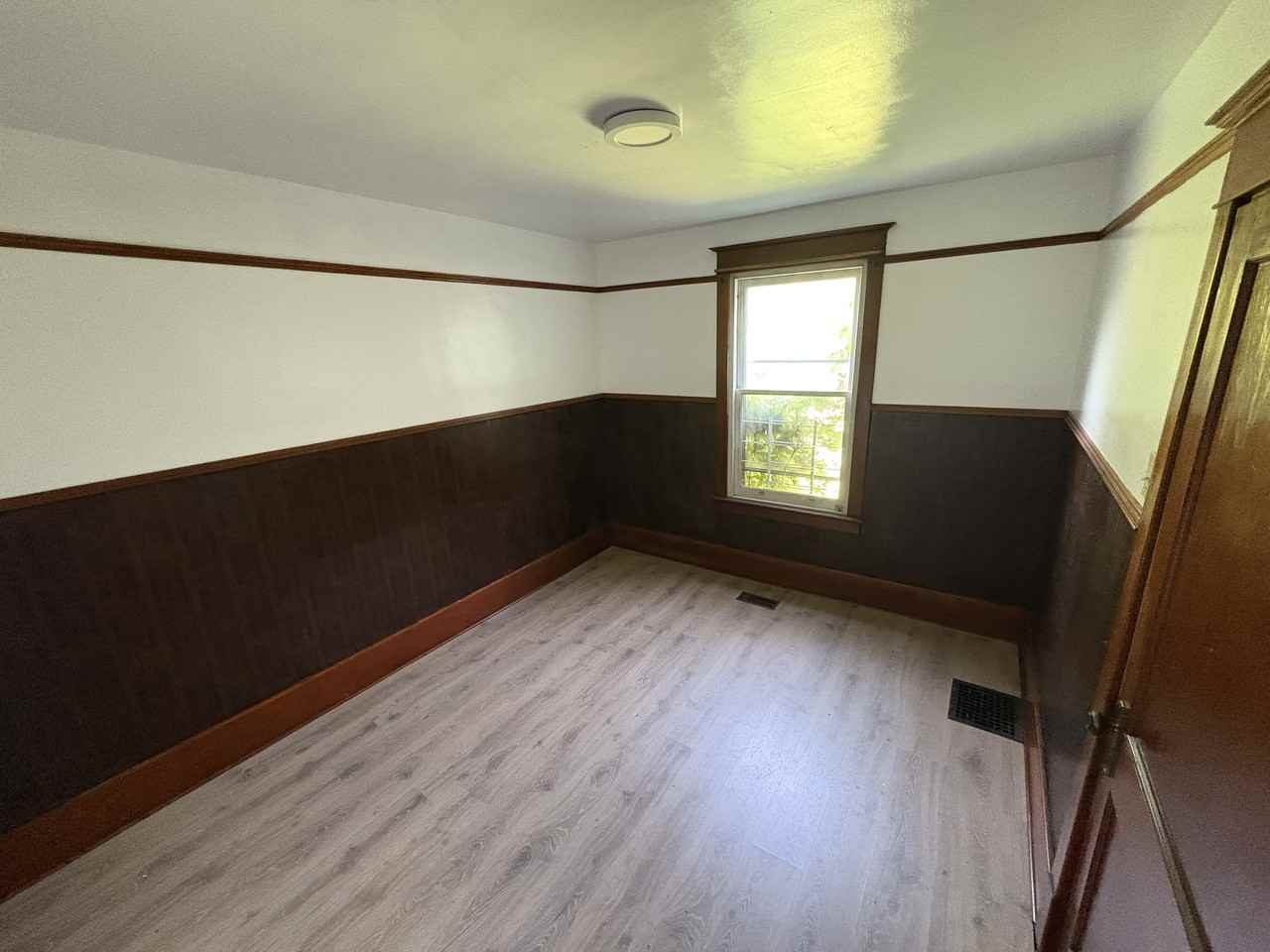 219 Colborne St - Photo 4 of 21