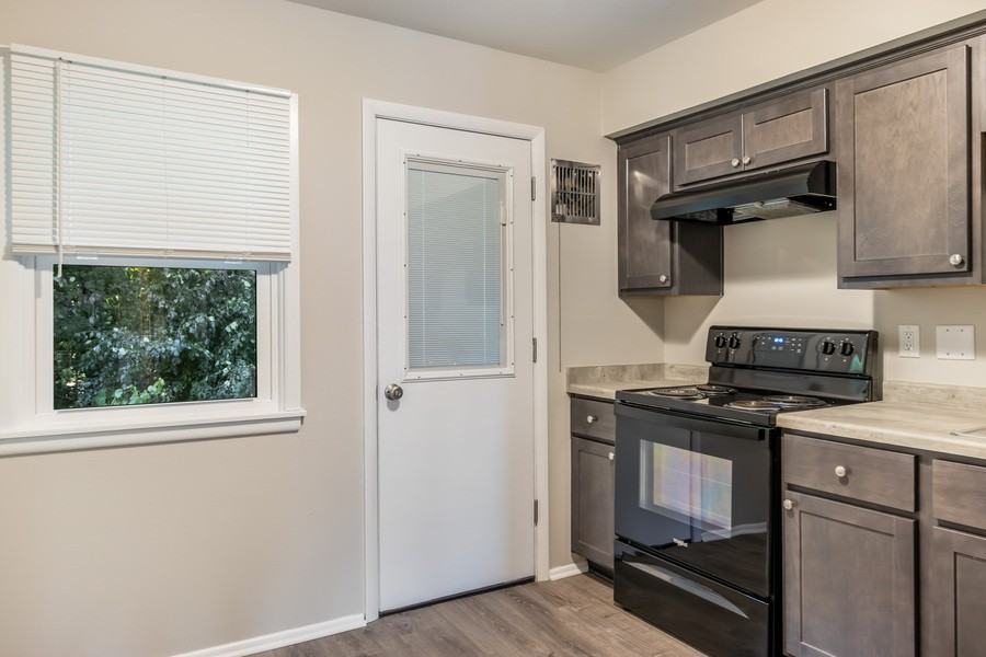 7225 Euston St #3 - Photo 6 of 10