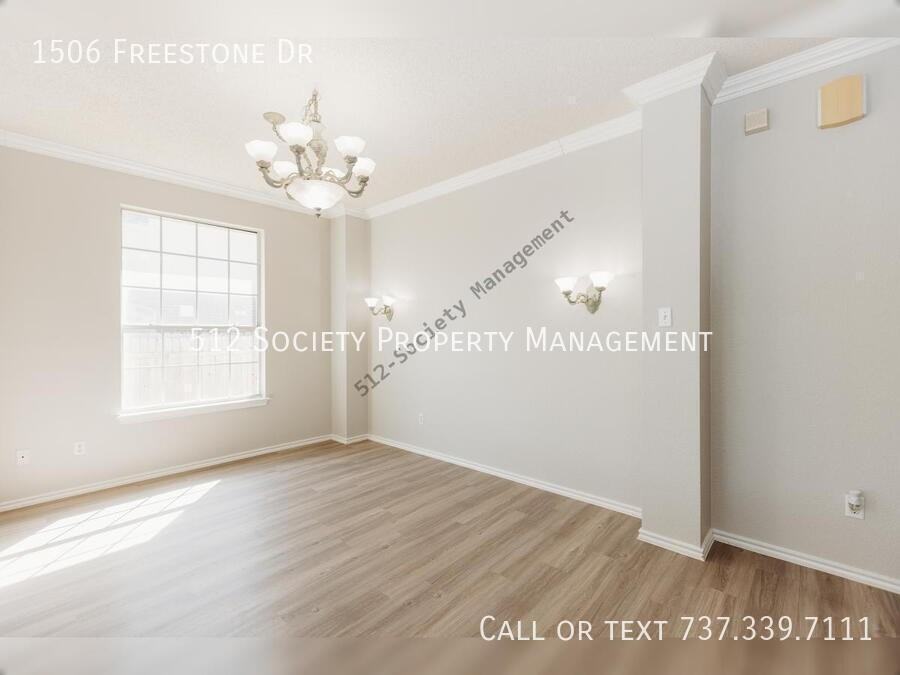 1506 Freestone Dr - Photo 5 of 20