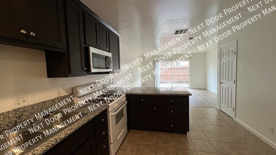 1116 Evelyn Ln #B - Photo 5 of 17