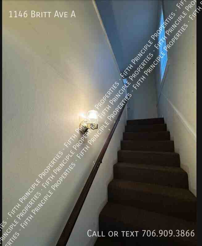 1146 Britt Ave - Photo 3 of 10