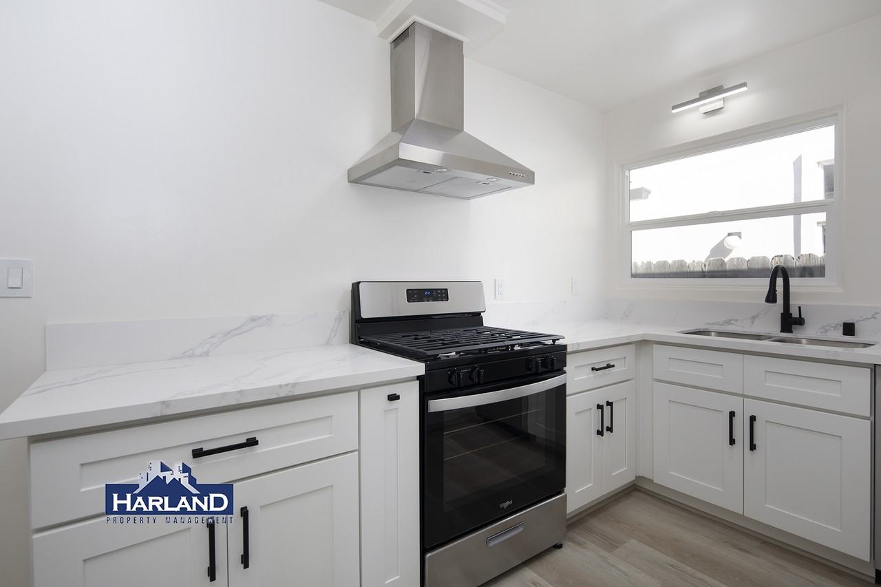 1410 Hornblend St #1410 - Photo 6 of 18