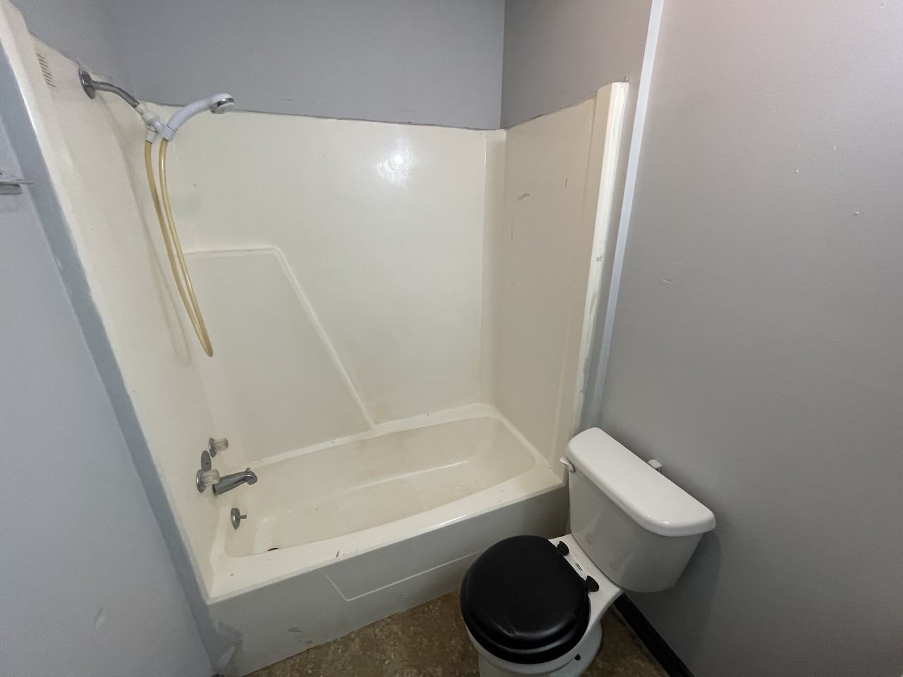 111 Fairweight Ave Apt 2 - Photo 4 of 9