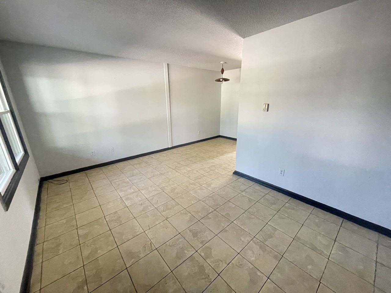 111 Fairweight Ave Apt 2 - Photo 6 of 9