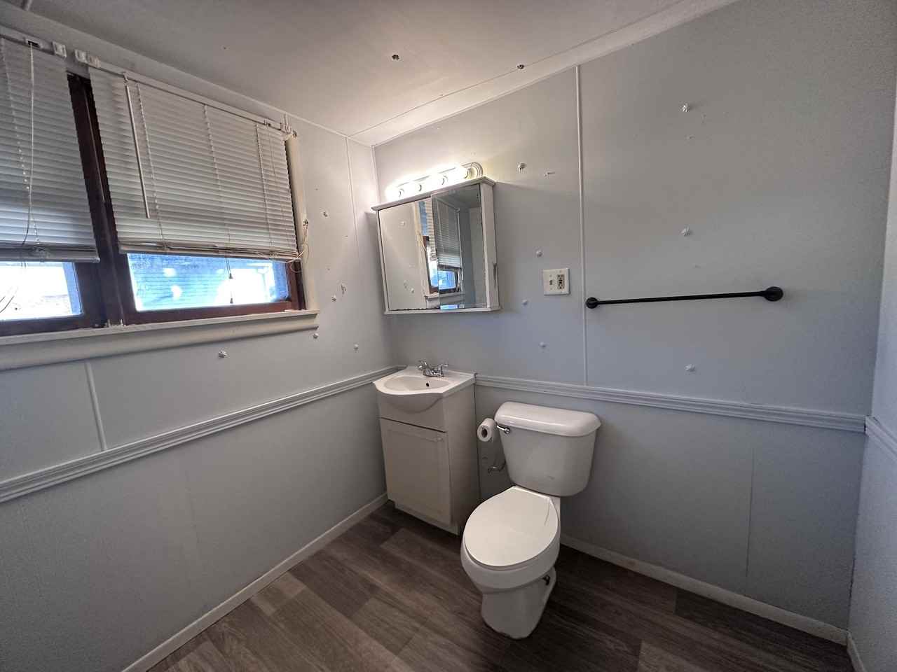 1205 Marion St - Photo 5 of 11