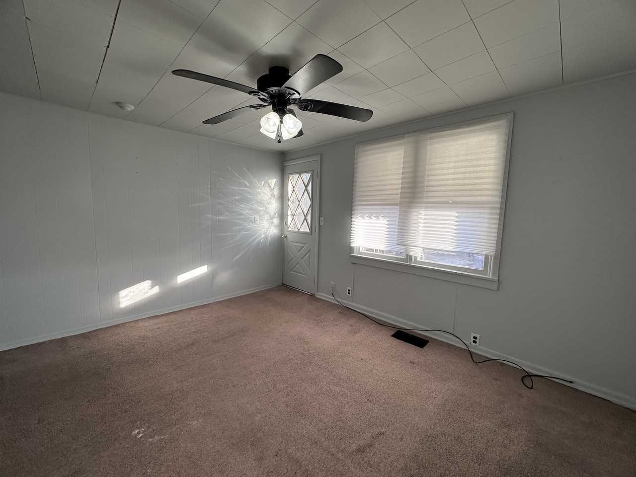 1205 Marion St - Photo 7 of 11