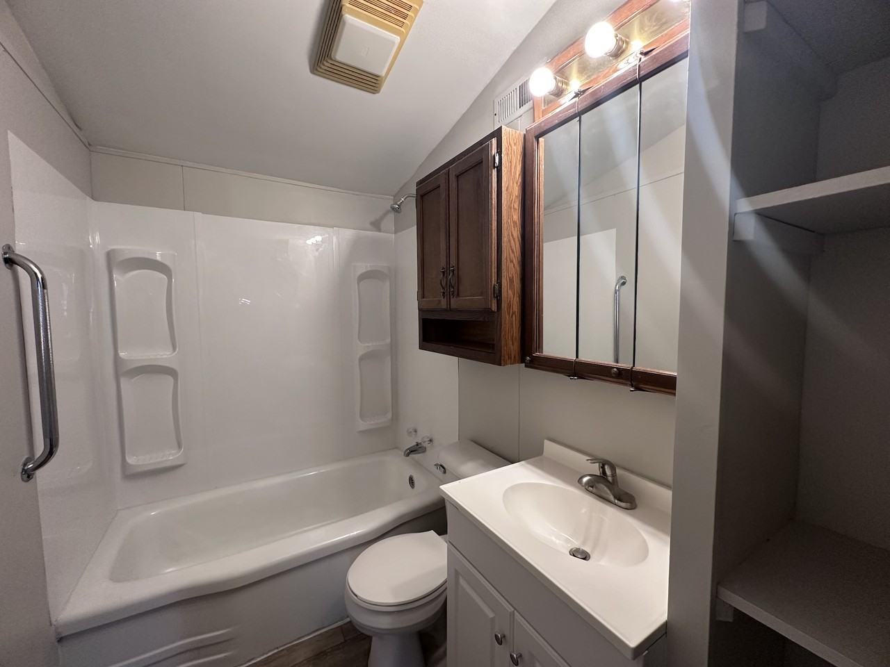 403 N Seminary St #N - Photo 4 of 16