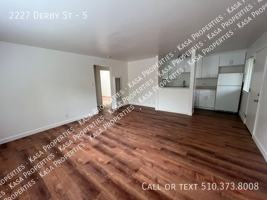 featured image of 2227 Derby St #5