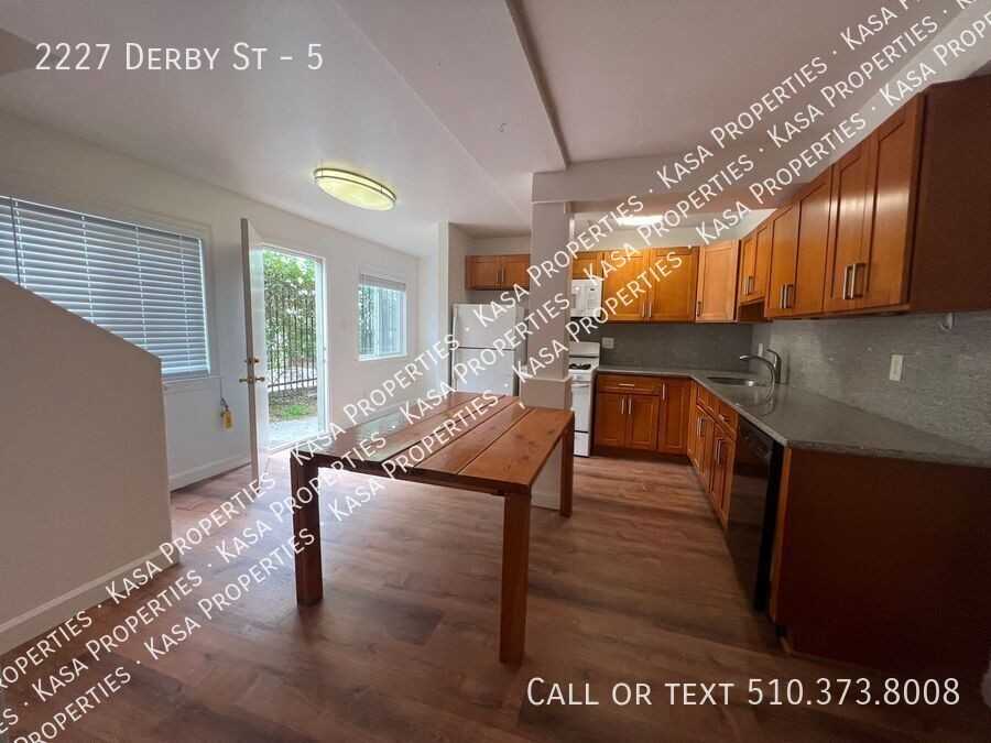 2227 Derby St - Photo 2 of 28