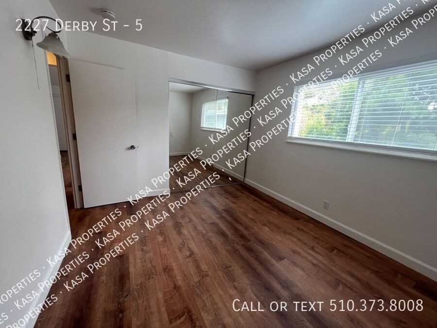 2227 Derby St - Photo 4 of 28