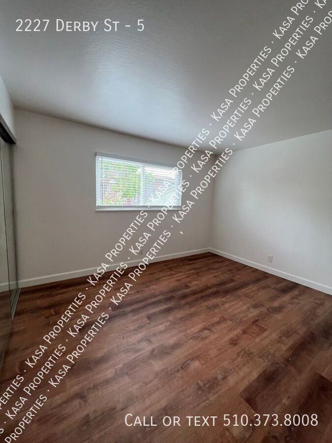 2227 Derby St - Photo 5 of 28