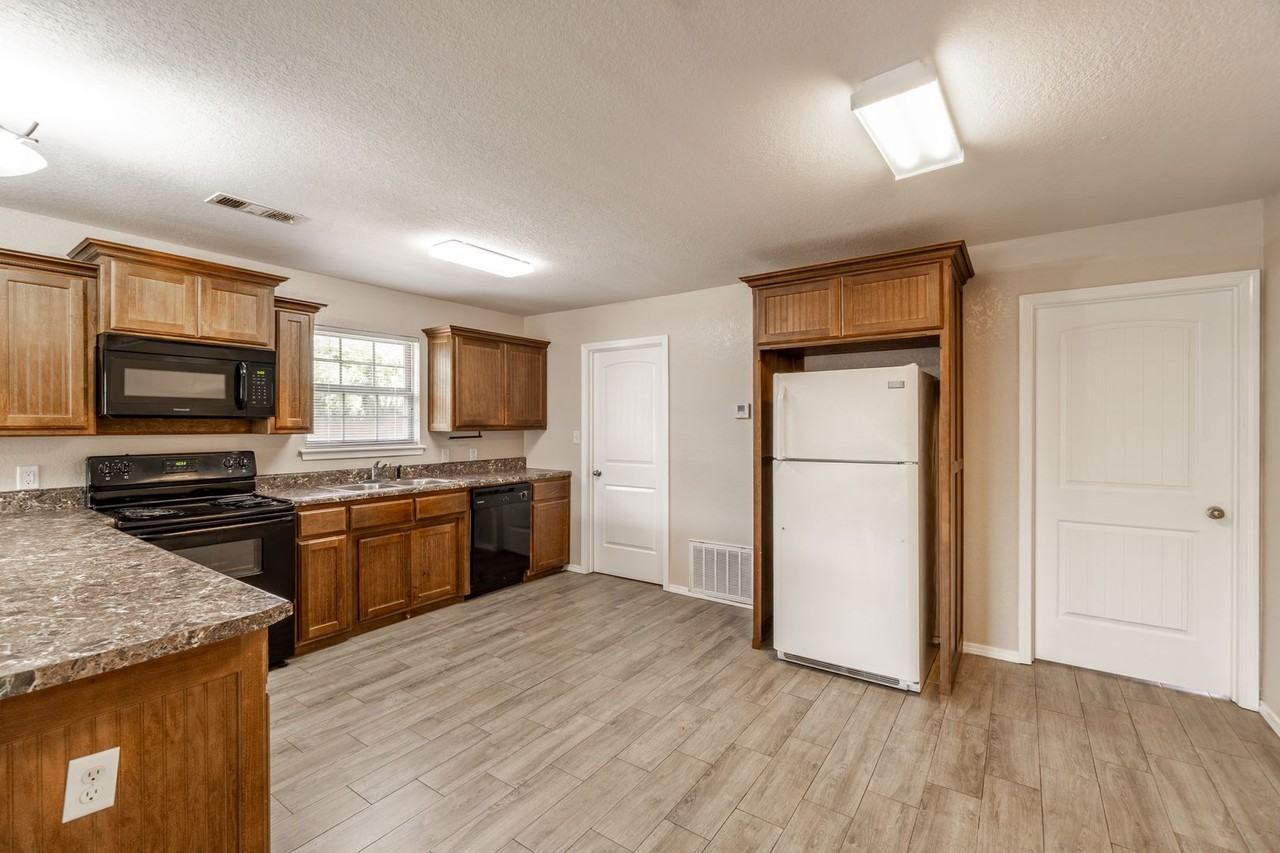 3811 Mussett Rd #B - Photo 6 of 16