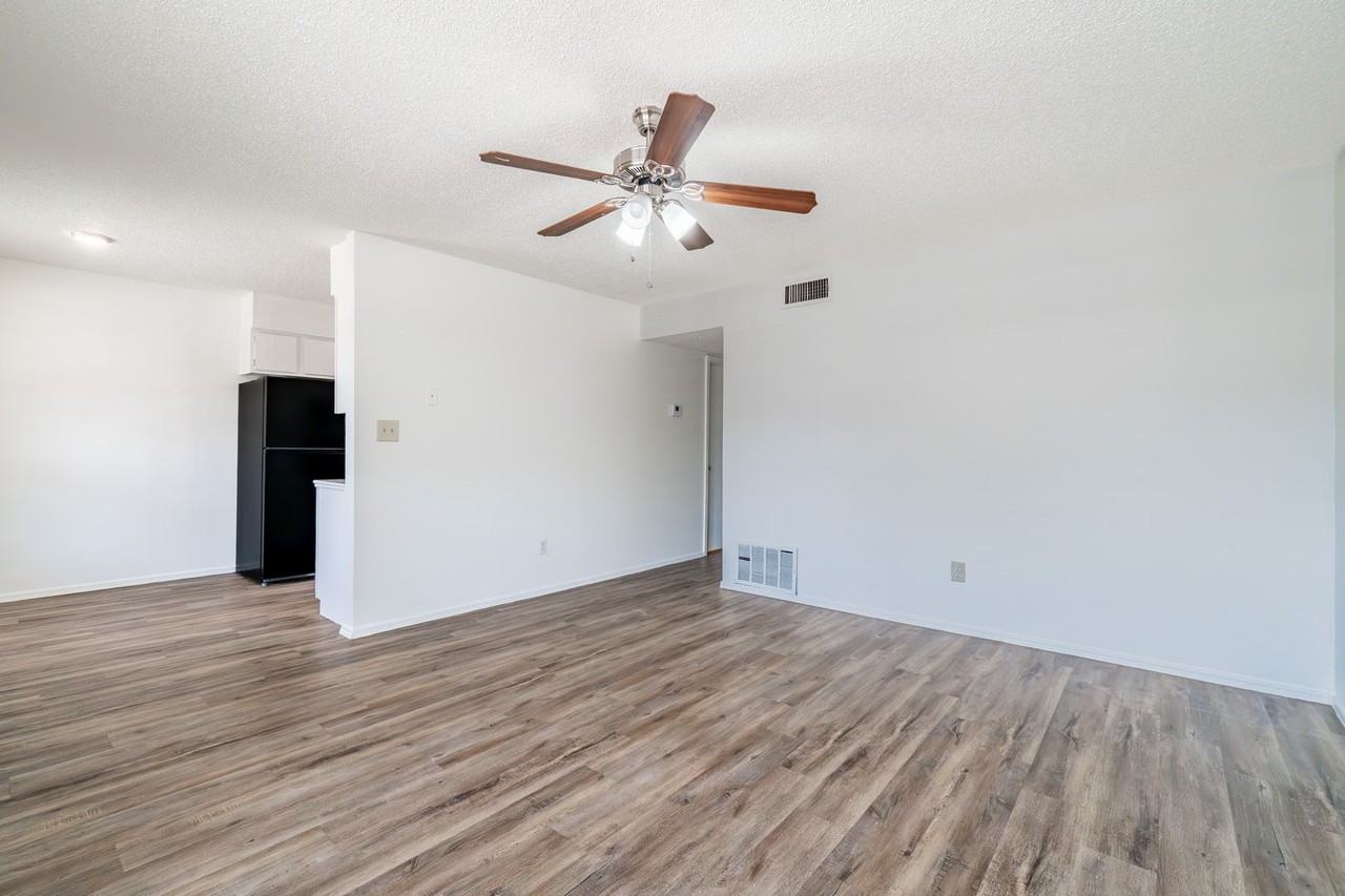 2020 Baldwin St #9 - Photo 3 of 12