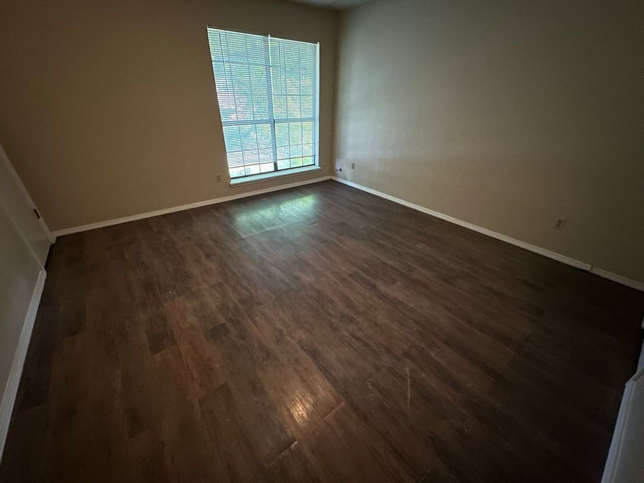 8510 Harvard Dr - Photo 4 of 6