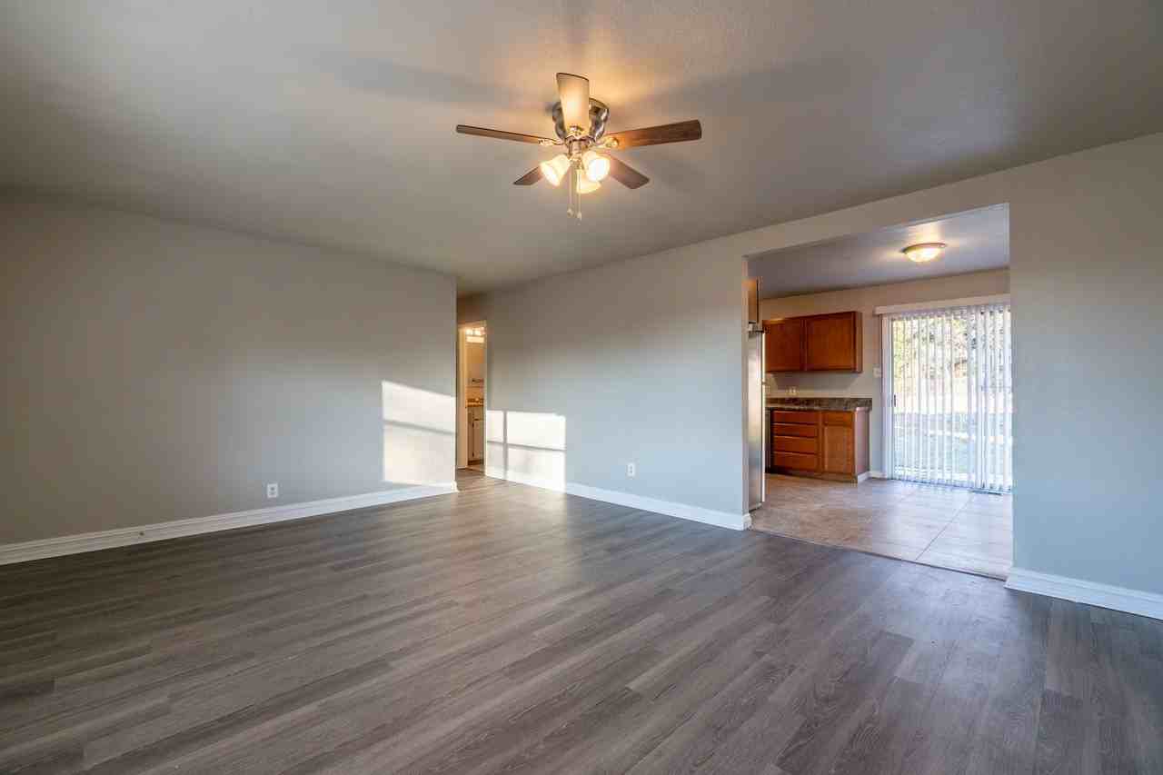 2700 Iris Way - Photo 3 of 16