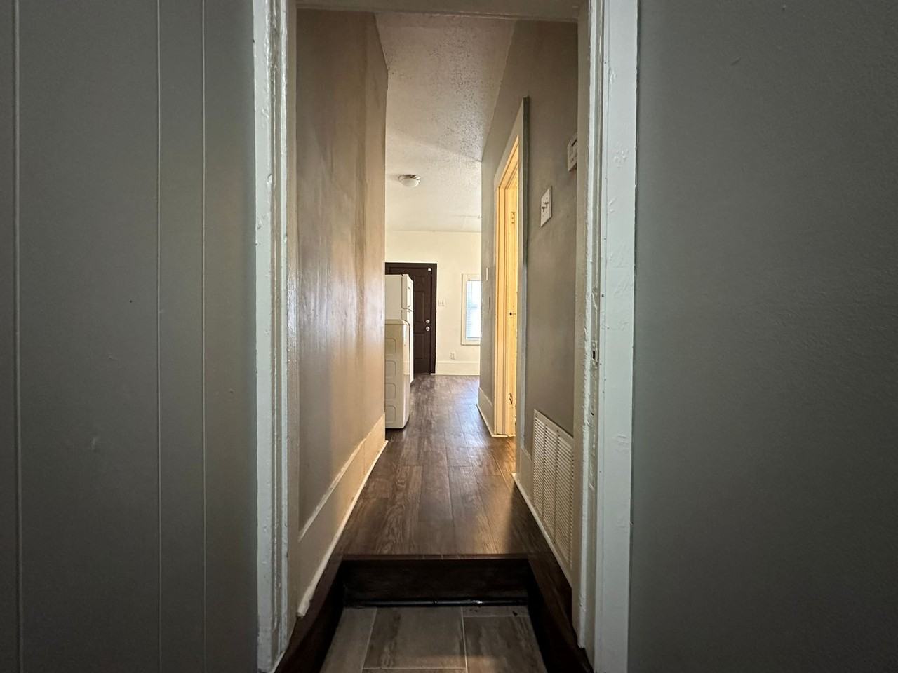 910 S 19th St #A - Photo 5 of 9