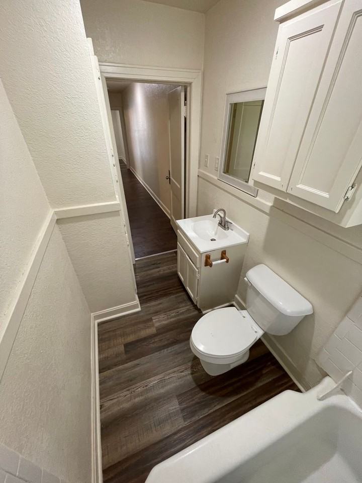 1013 S 25th St - Photo 7 of 16