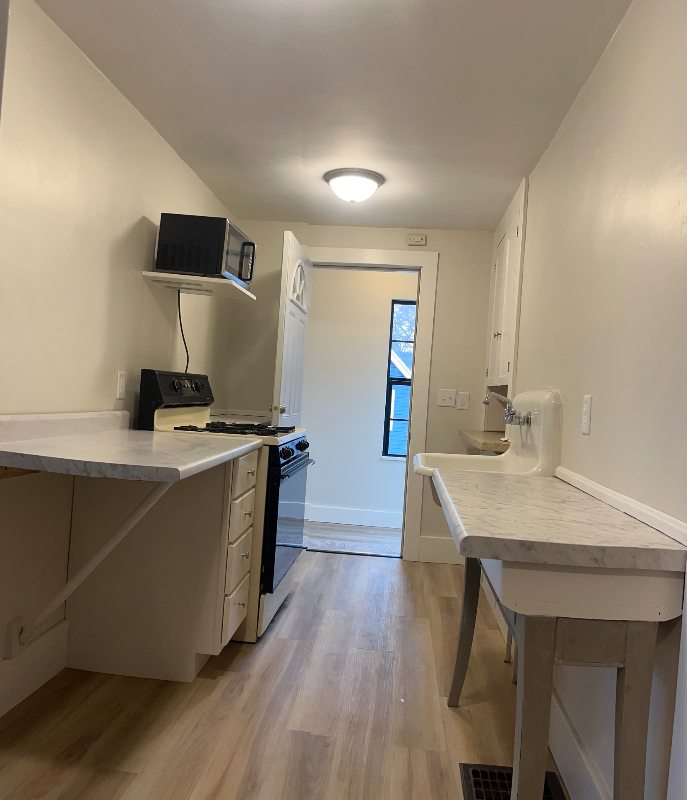 1411 1/2 Portland Ave - Photo 7 of 26