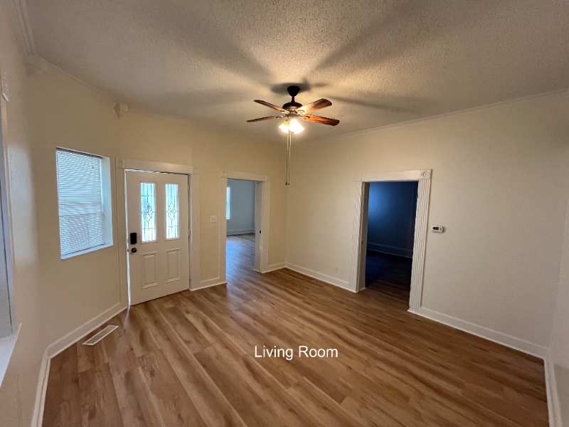 1636 Hoyt Ave - Photo 5 of 20