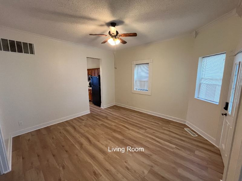 1636 Hoyt Ave - Photo 7 of 20