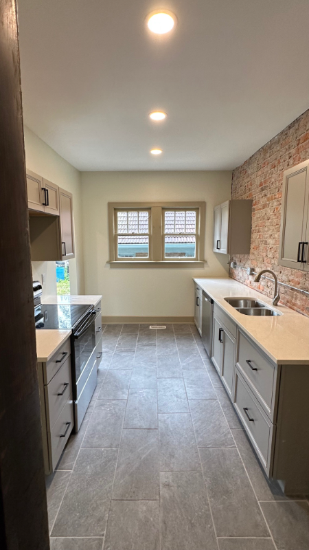 4061 Central Ave - Photo 7 of 14