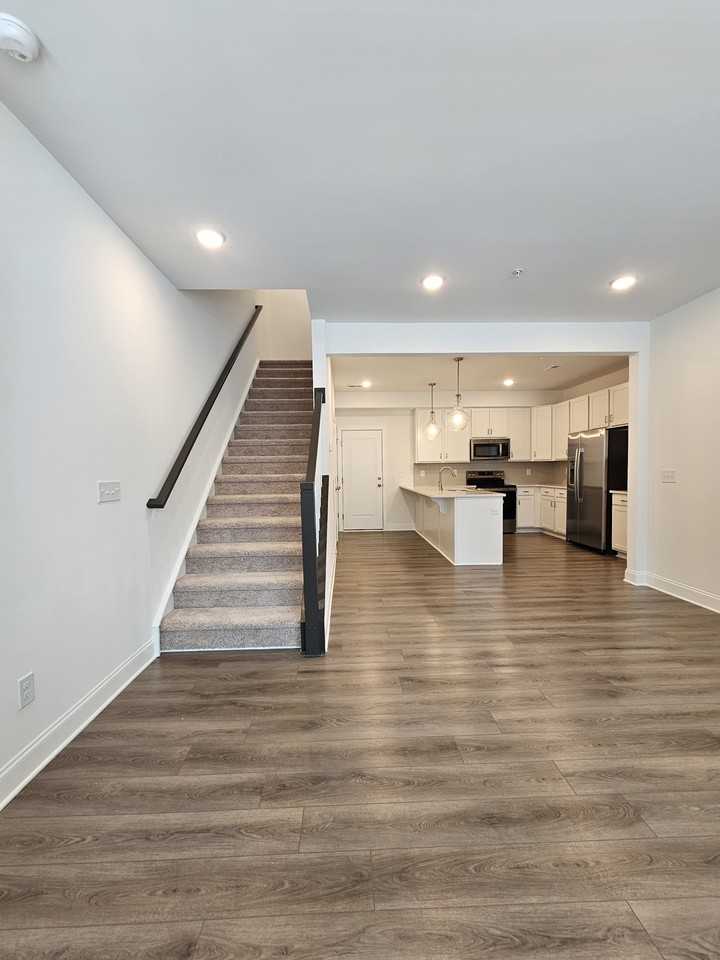 Unit 101 - Photo 5 of 16