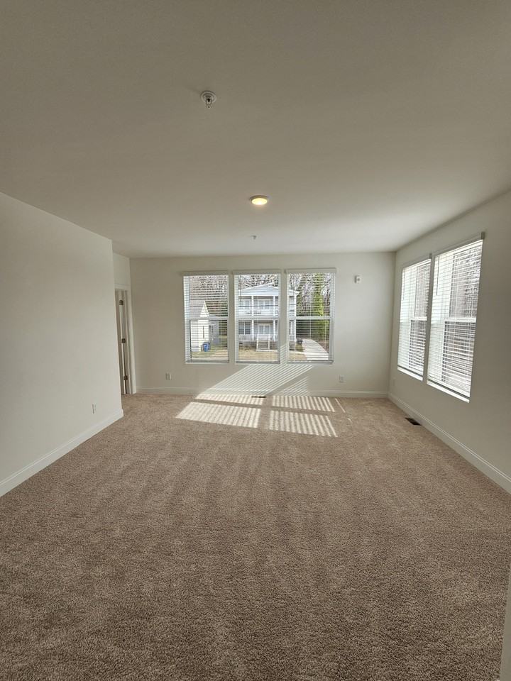 Unit 101 - Photo 7 of 16