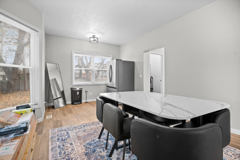 1842 Crawford Rd - Photo 4 of 27